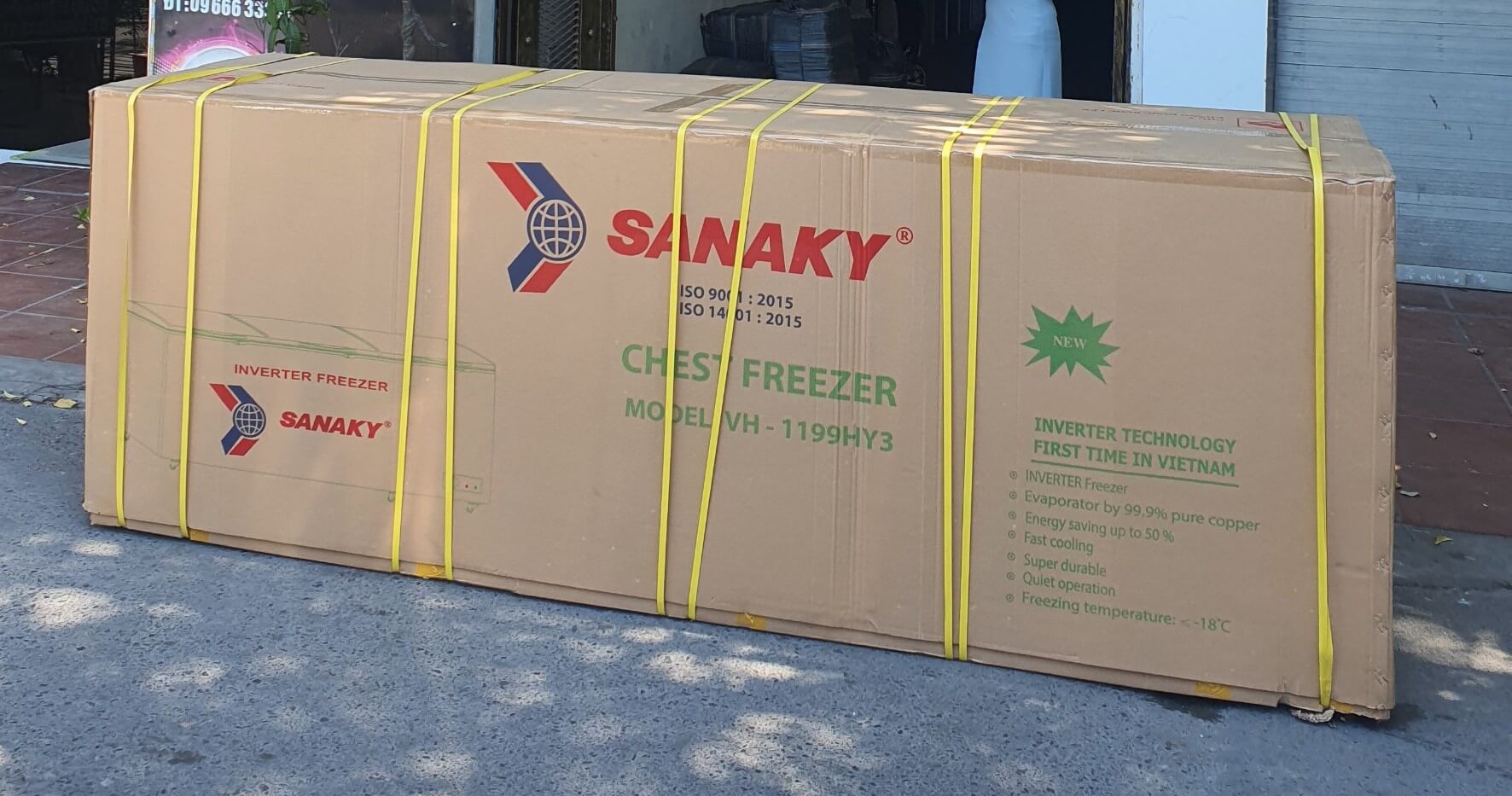att5-tu-dong-inverter-sanaky-vh-1199hy3 Hình ảnh đóng gói thực tế tủ đông Inverter Sanaky VH-1199HY3 1100 lít