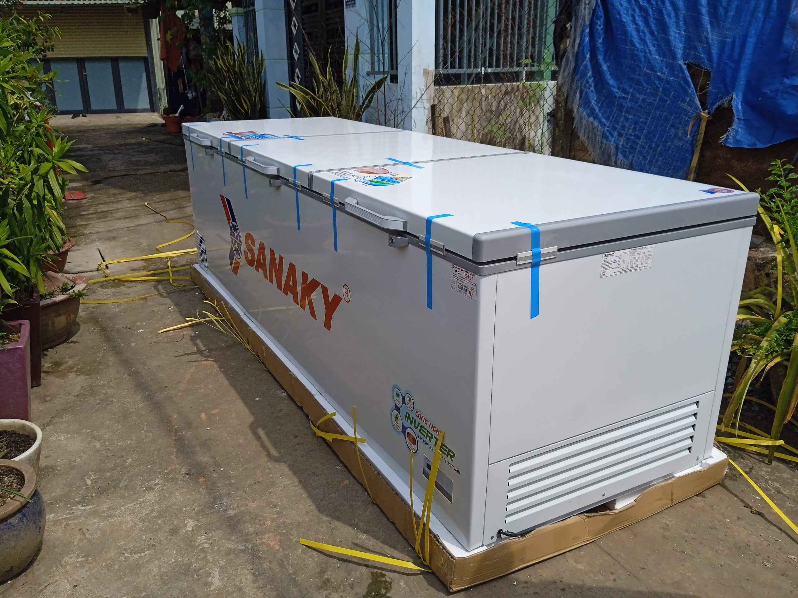tu-dong-sanaky-inverter-vh-1799hy3-1500-lit-2 Tủ đông Sanaky Inverter VH-1799HY3 1500 lít