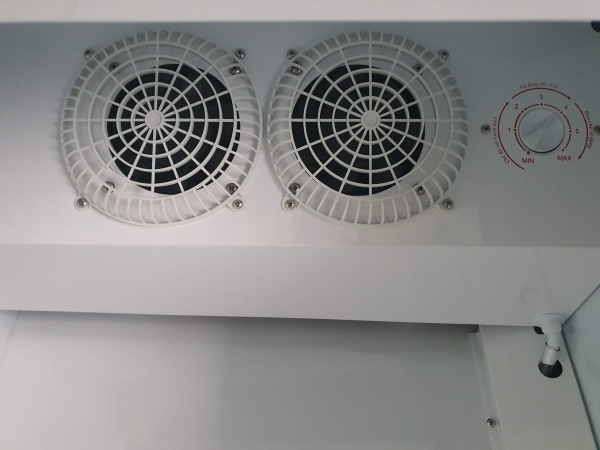 z4526108418413_29fca64a7e987226e71dc7c46cf4ad04-600x450-1 Nút điều khiển và quạt tản gió lưu thông khí lạnh trong tủ mát Sanaky VH-5089K